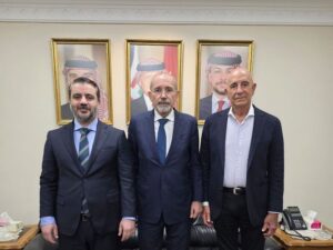 الوزير الشيباني يبحث مع المبعوث الأمريكي ووزير الخارجية الأردني