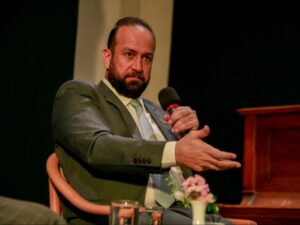 وزير الإعلام: نؤكد على دور العمل الإعلامي في نقل الوقائع بدقة ومهنية