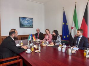 وزير الإعلام يجري محادثات في ألمانيا لتعزيز التعاون في مجال الإعلام