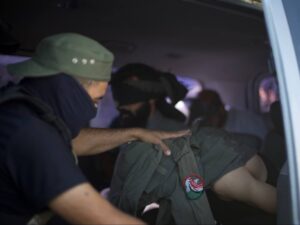 قوى الأمن الداخلي تعتقل عناصر من الحرس الثوري الإيراني في البوكمال