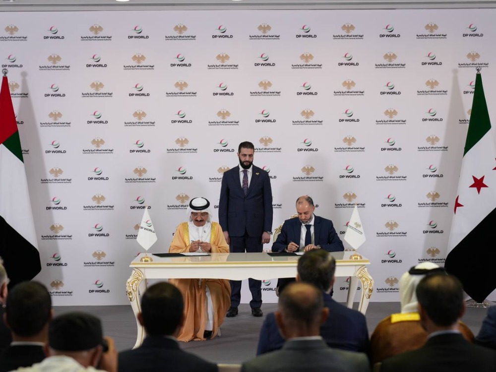 هيئة المنافذ البرية والبحرية توقع اتفاقية مع شركة موانئ دبي العالمية
