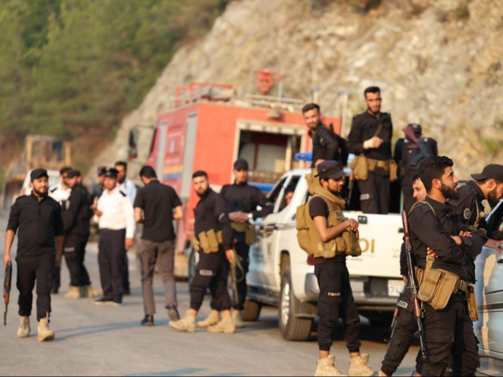 الداخلية ترسل تعزيزات إلى ريف اللاذقية لمساندة جهود إخماد الحرائق