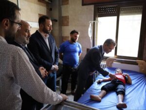 وفد رسمي من حلب يتابع الوضع الصحي لمصاب تفجير النيرب بمشفى الرازي