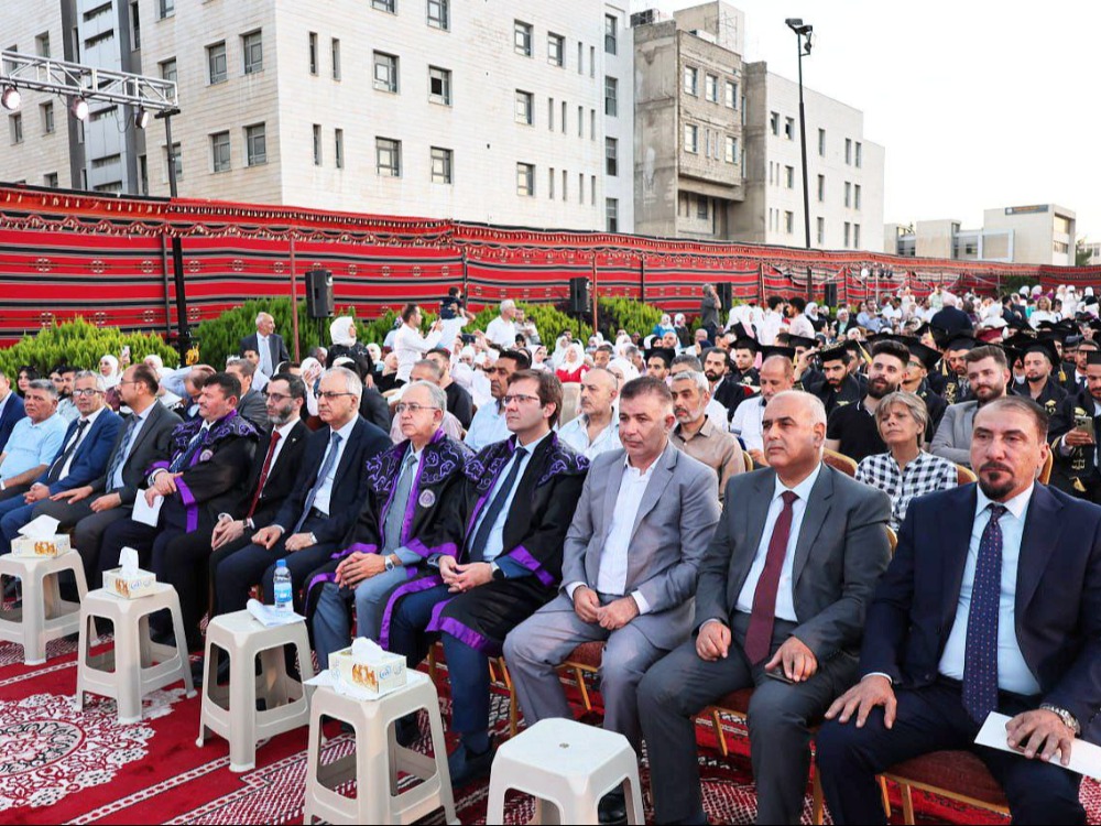 تحت شعار “حماة الحق”.. كلية الحقوق تحتفل بتخريج ثلاث دفعات متتالية بدمشق