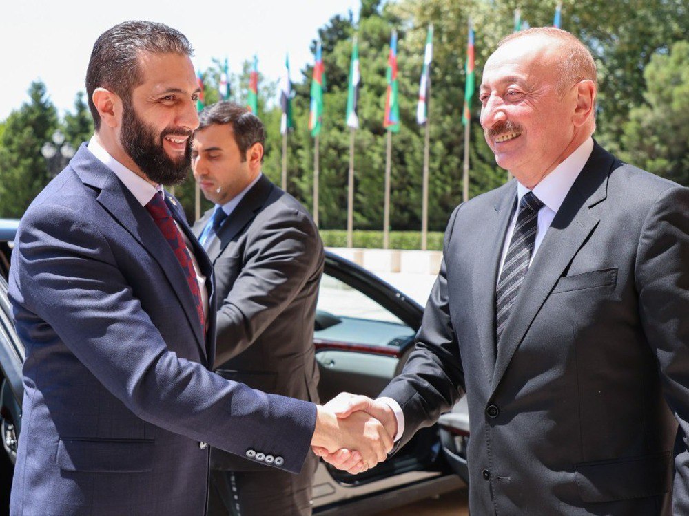 السيد الرئيس أحمد الشرع في لقاء الرئيس الأذربيجاني إلهام علييف