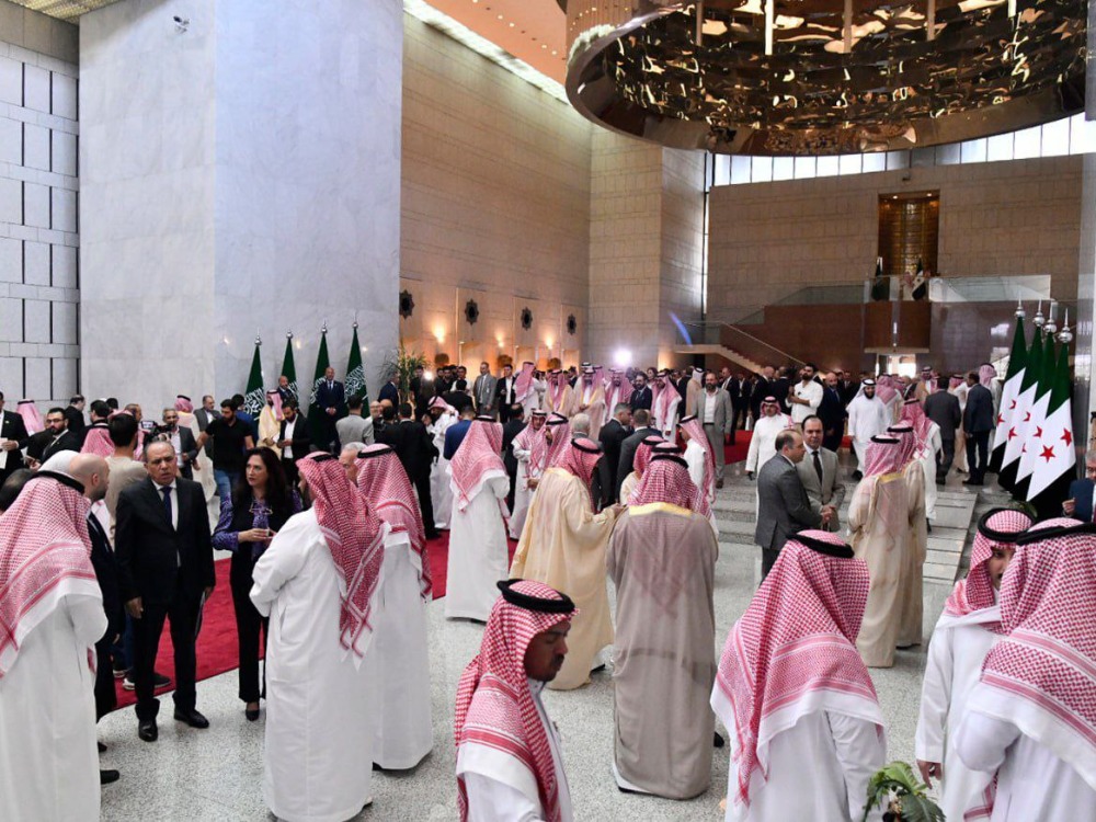 وصول وفد المستثمرين ورجال الأعمال السعوديين إلى قصر الشعب في دمشق