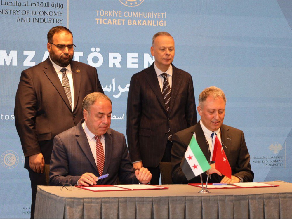 سوريا وتركيا توقعان 10 مذكرات تفاهم اقتصادية وتجارية