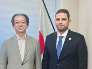 مدير إدارة الشؤون الآفروآسيوية والأوقيانوسية زكريا لبابيدي في العاصمة طوكيو مع مساعد وزير الخارجية الياباني ومدير عام الشرق الأوسط وشمال أفريقيا السيد توشيهيدي أندو