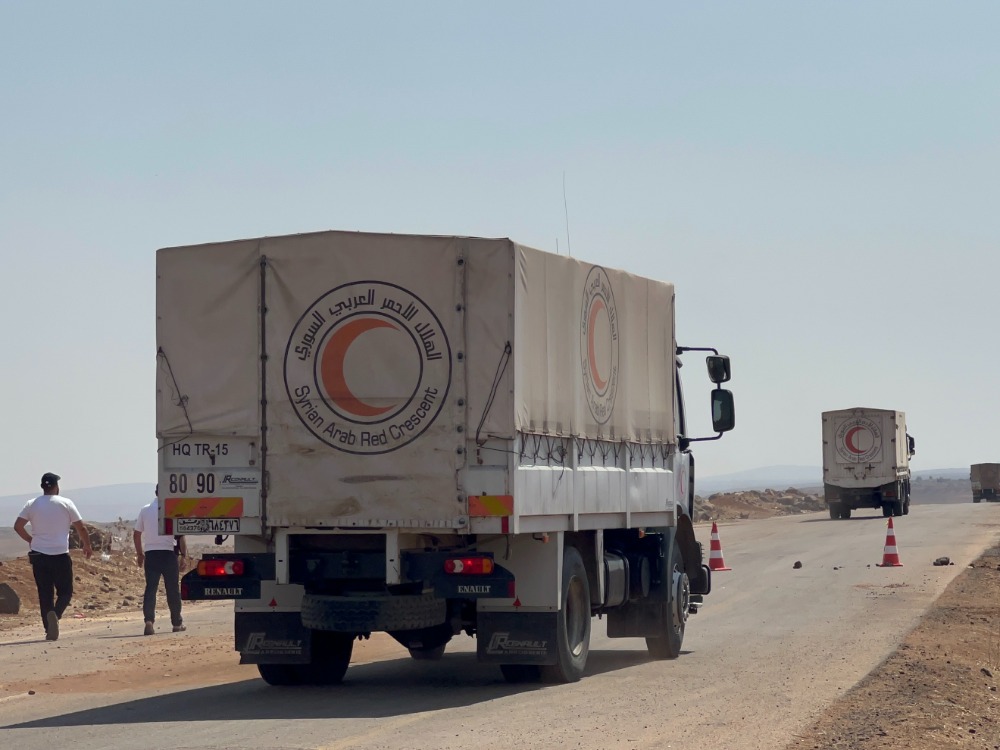 تحتوي مواد غذائية طبية.. قافلة مساعدات جديدة تدخل السويداء