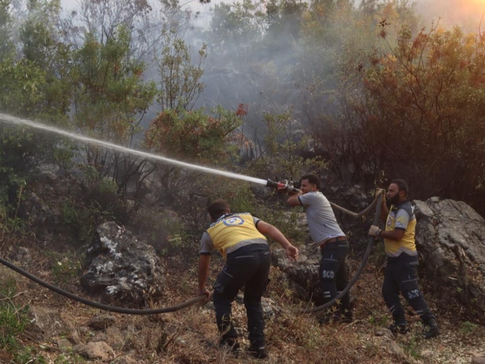 وزير الداخلية يوجه كوادر الأمن لدعم جهود إخماد الحرائق في حماة واللاذقية