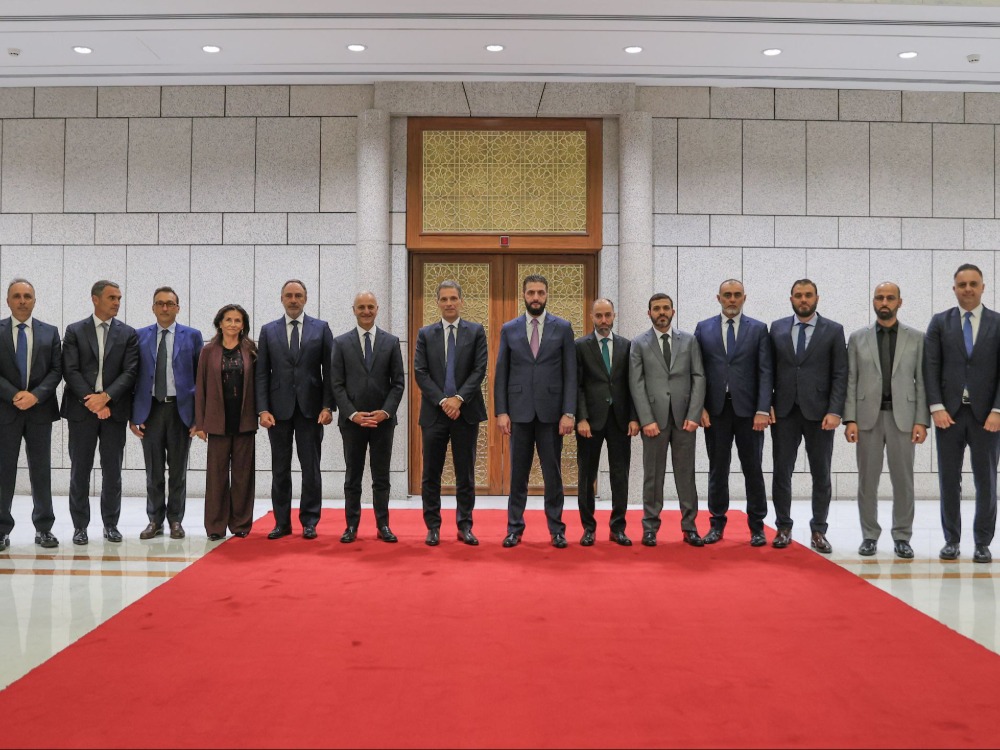 الرئيس الشرع يستقبل وفداً من شركة (CMA CGM) الفرنسية