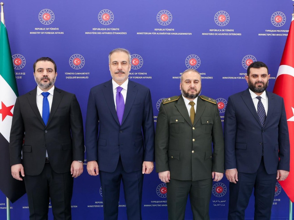 وزير الخارجية والمغتربين يصل أنقرة لإجراء مباحثات مع تركيا