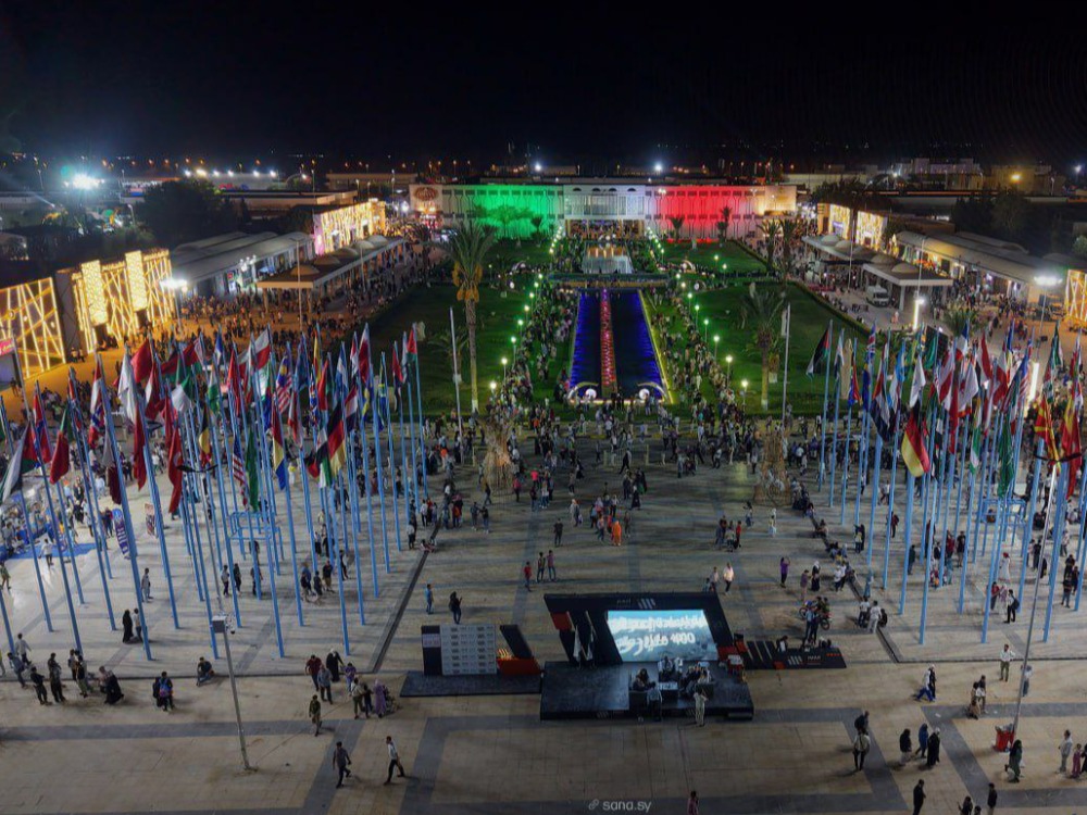 معرض دمشق يستقبل أكثر من 137 ألف زائر في يومه الثاني