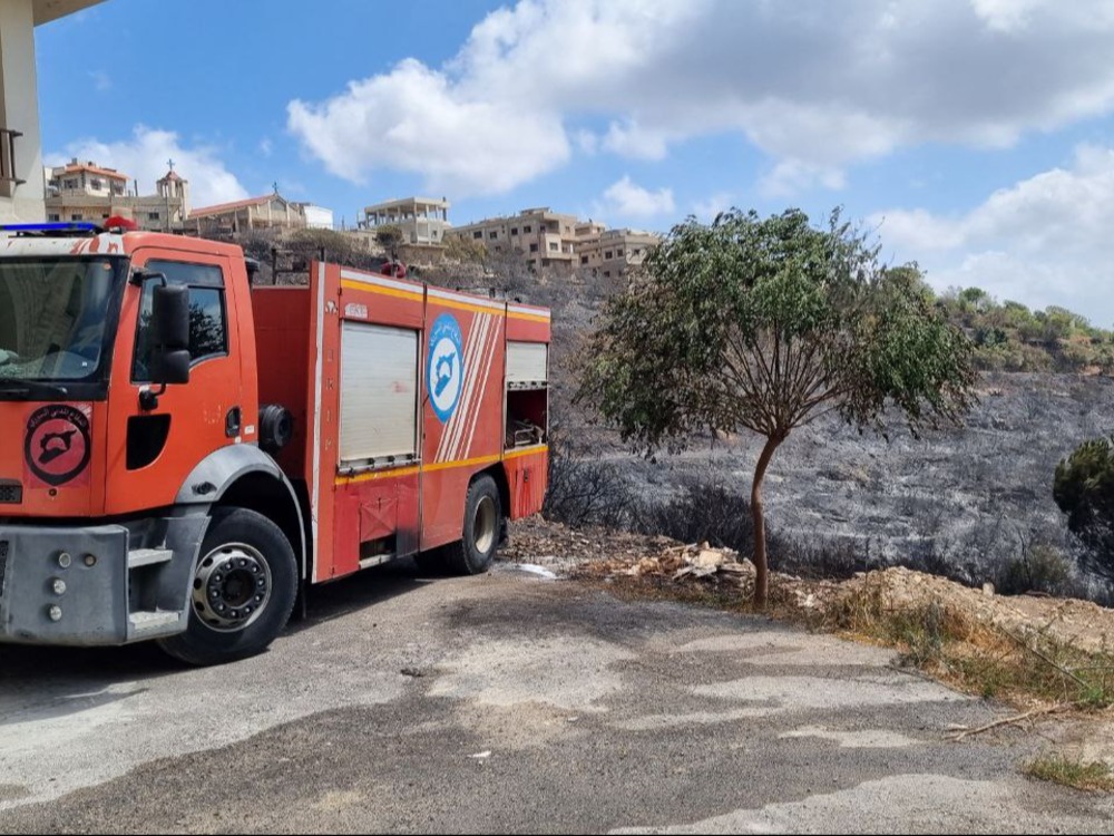 الدفاع المدني يعلن إخماد حريق حراجي قرب بلدة مرمريتا بريف حمص