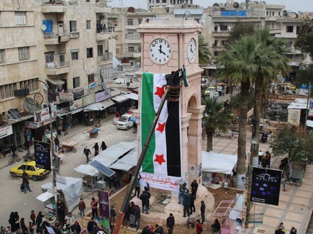 محافظ إدلب: الرئيس الشرع جدد العهد بمساندة مسيرة إعمار وبناء المناطق المتضررة