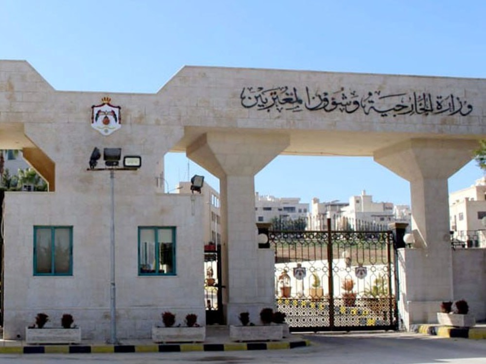 الأردن يعلن إجلاء مواطنين من السويداء