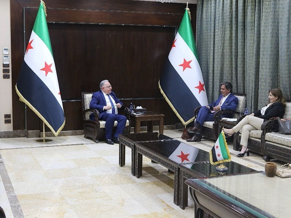 لبحث ملفات عودة السوريين.. وزير المالية يستقبل وفداً من المفوضية السامية لشؤون اللاجئين