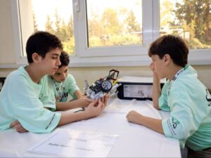 انطلاق المرحلة الأولى من البطولة الوطنية لعلوم الروبوت بحمص