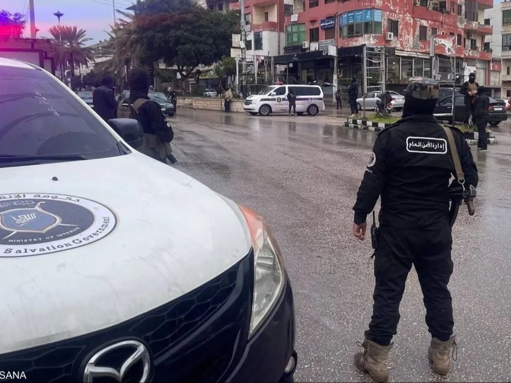 أسفر عن استشهاد عنصر.. قوى الأمن تصد هجوماً لـ"داعش" في الميادين بدير الزور