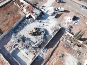 ارتفاع حصيلة ضحايا انهيار مبنى سكني بريف حلب إلى ثلاث وفيات و8 إصابات