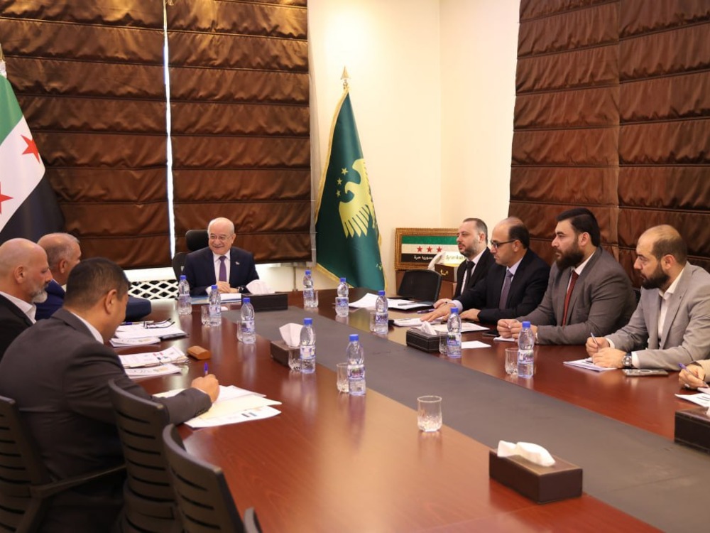 مباحثات سورية - لبنانية لتحديث قطاع النقل البري وتسهيل حركة الشاحنات والركاب