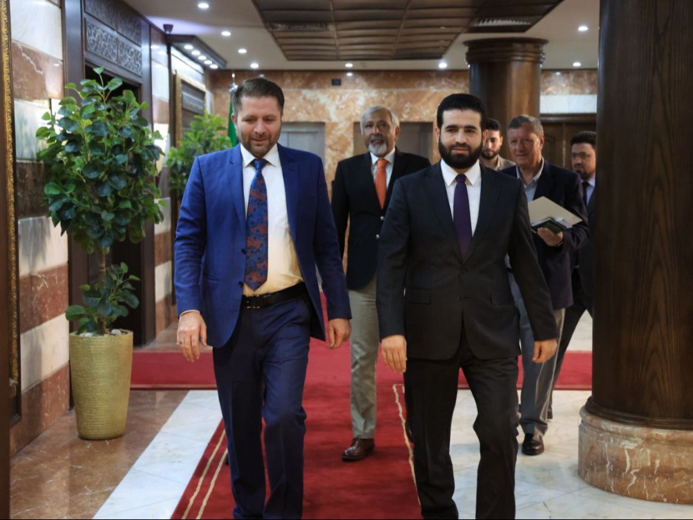 وزير الداخلية يلتقي السفير الباكستاني بدمشق ويبحثان تعزيز العلاقات الثنائية