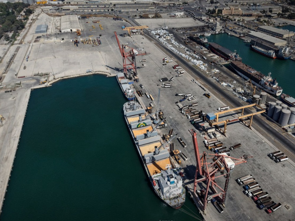 دون المرور بموانئ وسيطة.. وصول باخرة ثانية لمرفأ طرطوس