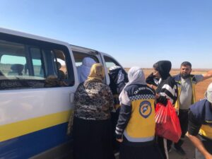 إجلاء مئات الأشخاص من السويداء عبر معبر بصرى الشام الإنساني