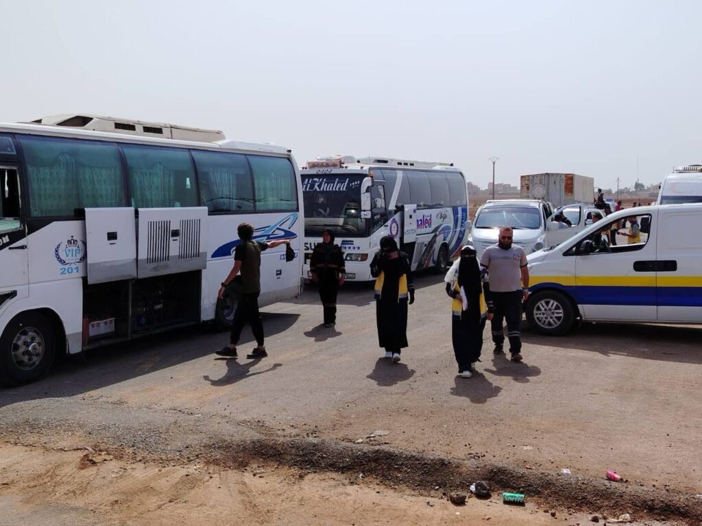 بشكل إفرادي.. خروج 98 عائلة من السويداء وعودة 32 أخرى إليها