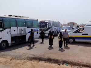 بشكل إفرادي.. خروج 98 عائلة من السويداء وعودة 32 أخرى إليها