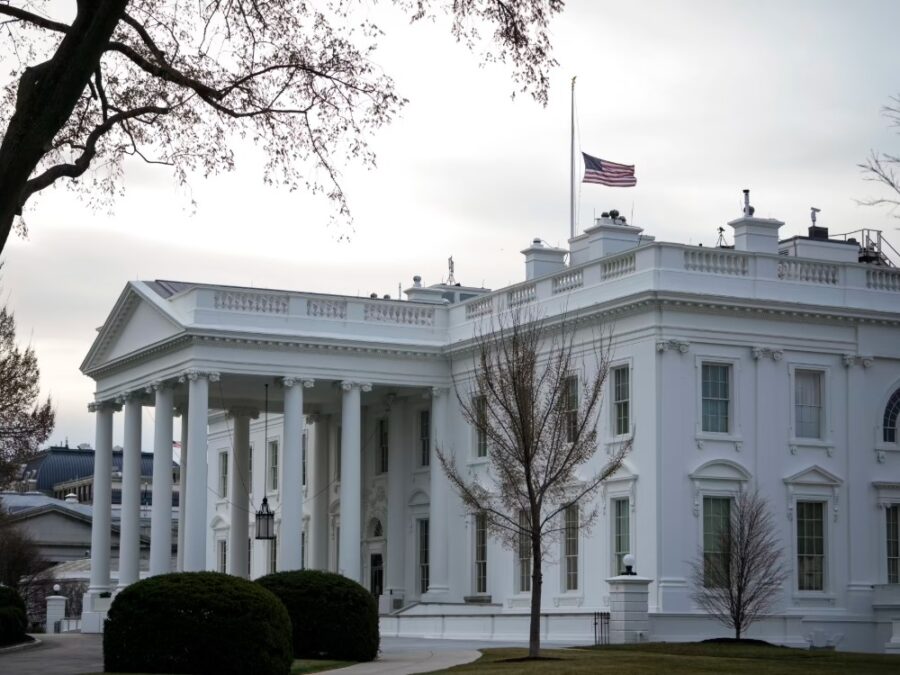 رويترز : تسريح عددا من الدبلوماسيين الأمريكيين المعنيين بسوريا