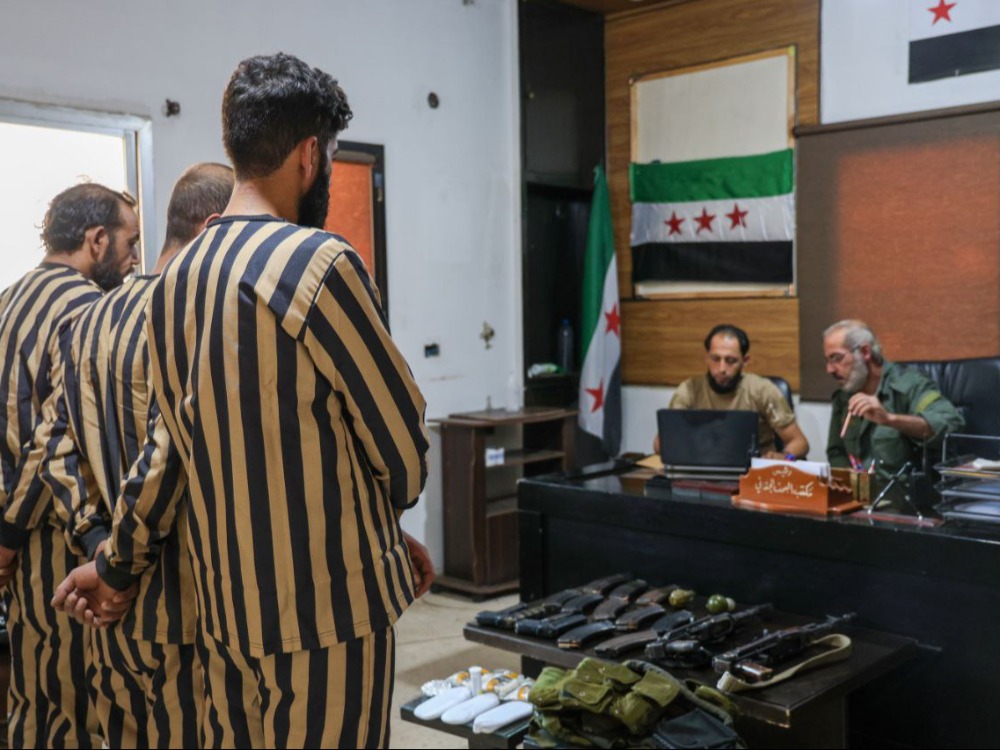 الأمن الداخلي يطيح بعصابة انتحلت صفة أمنية بقصد السلب في حمص