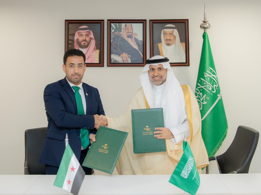 وزير الاتصالات يوثّق أول استشارة طبية رقمية حية مع السعودية