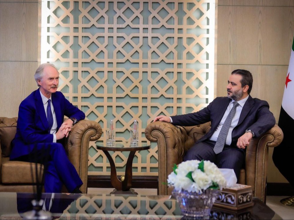 الشيباني يبحث مع بيدرسون عودة اللاجئين والوضع الإنساني