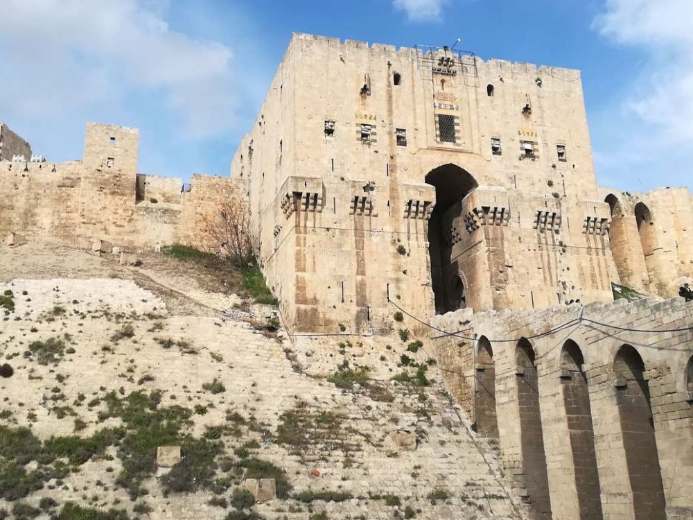 محافظ حلب: "اليوم أعدنا رمز حلب وأعدنا للسوريين قلعتهم الأقدم والأقوى"