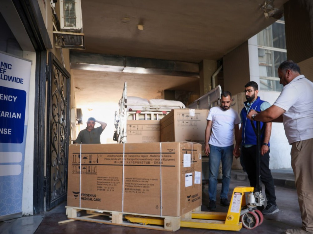 تسليم أجهزة غسيل كلى جديدة لمشفى الكلية الجراحي بدمشق