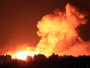 غزة.. عشرات الشهداء نتيجة القصف المكثف على الأحياء السكنية مع إعلان الاحتلال بدء الاجتياح البري للمدينة
