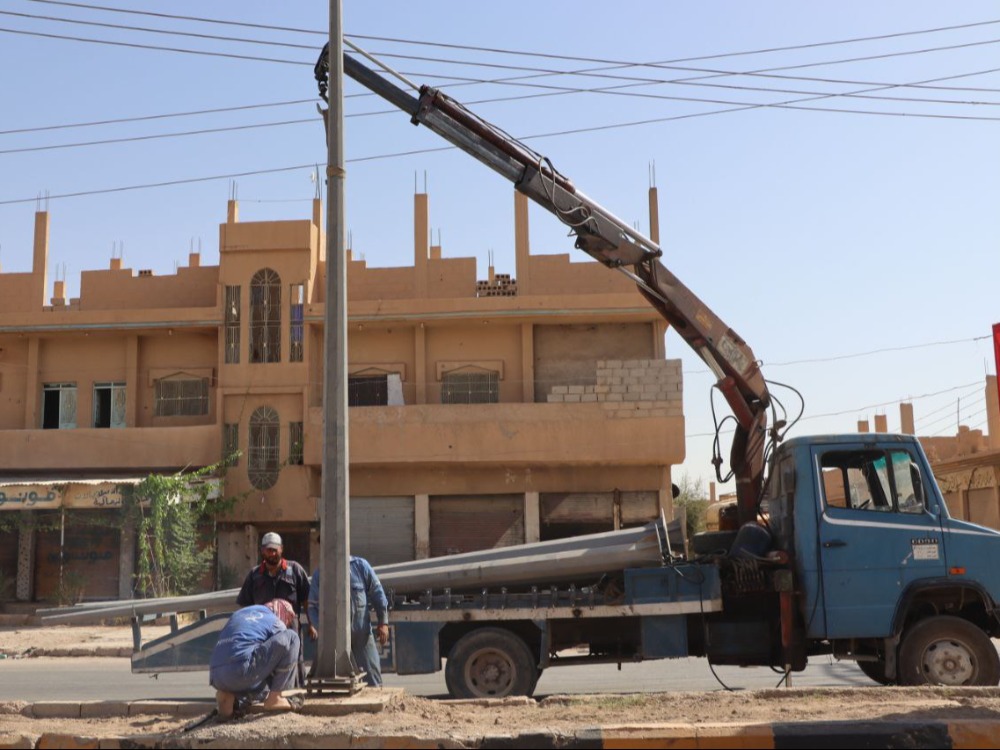 دير الزور.. تنفيذ مشروع إنارة بالتعاون مع المفوضية السامية لشؤون اللاجئين