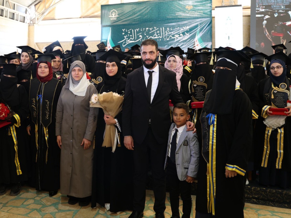 بحضور السيد الرئيس.. تخريج طلاب جامعة إدلب ضمن دفعة "النصر والتحرير"