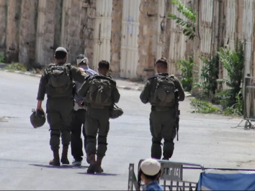 الاحتلال الإسرائيلي يعتقل أربعة شبّان في ريف القنيطرة