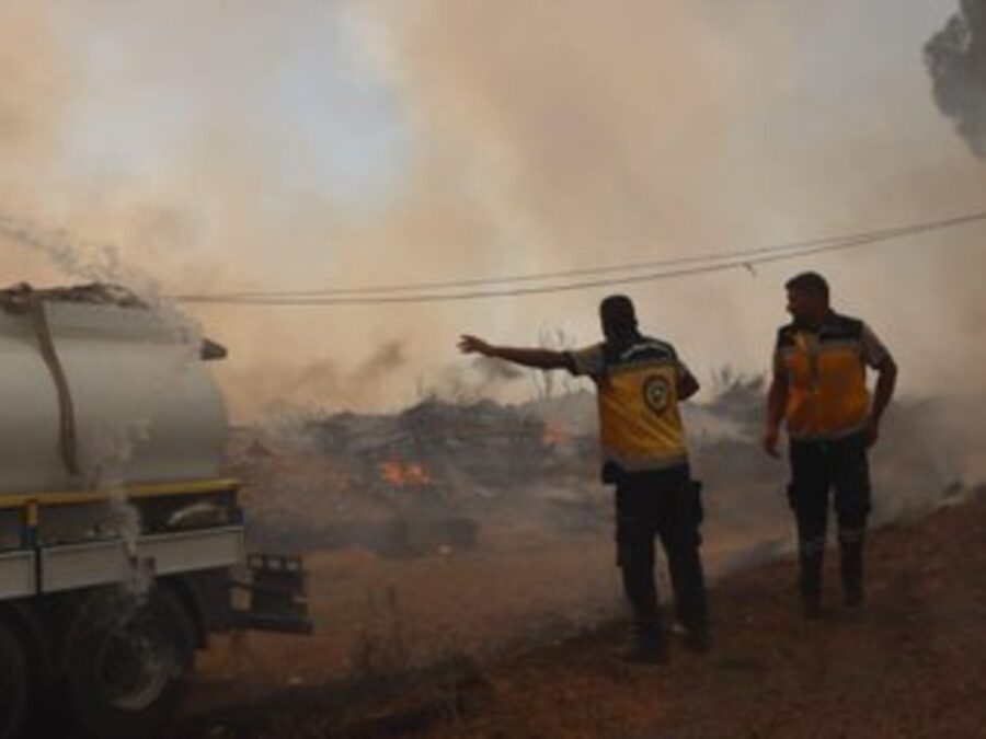 الطوارئ تدفع بمؤازرات لمواجهة الحرائق بريفي اللاذقية وحمص