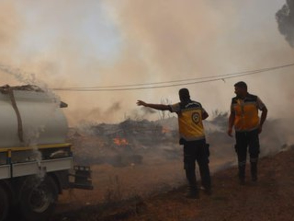 الطوارئ تدفع بمؤازرات لمواجهة الحرائق بريفي اللاذقية وحمص