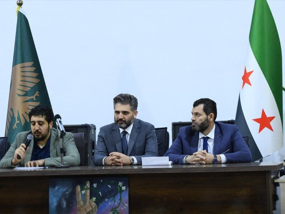 وزير الثقافة يفتتح معرضاً للتراث والفنون في عفرين