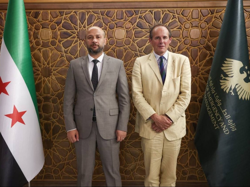 وزير الطوارئ يبحث مع منظمة The HALO Trust تطوير حلول مبتكرة لإزالة الألغام