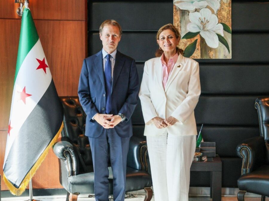 وزيرة الشؤون الاجتماعية تلتقي وفداً فرنسياً لبحث تعزيز السلم الأهلي