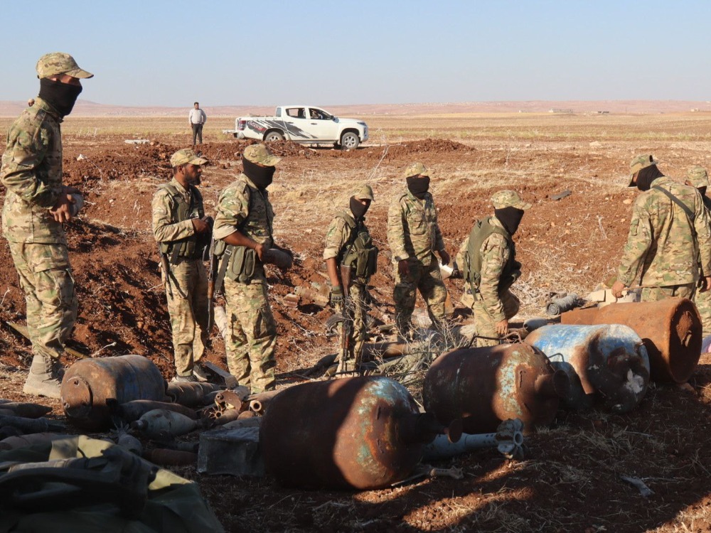 وزارة الدفاع تزيل 8 أطنان من مخلفات النظام البائد في سهل الغاب