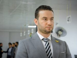 وزارة الداخلية توضح ملابسات اختطاف رجل الأعمال محمد قبنض