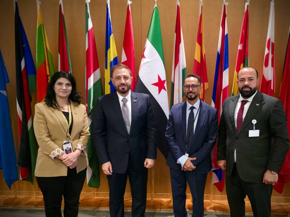 رفع علم سوريا في مقر منظمة الطيران المدني الدولي بكندا