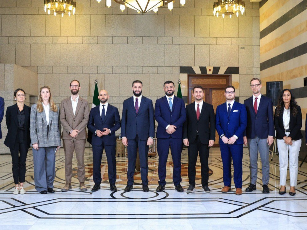 الرئيس الشرع يلتقي صحفيين دوليين ويوضح مواقف سوريا من القضايا الداخلية والإقليمية