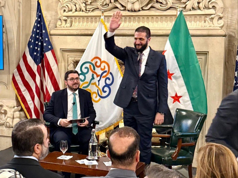 الرئيس الشرع: وحدة سوريا ضمانة للاستقرار والحوار مع إسرائيل مفعّل